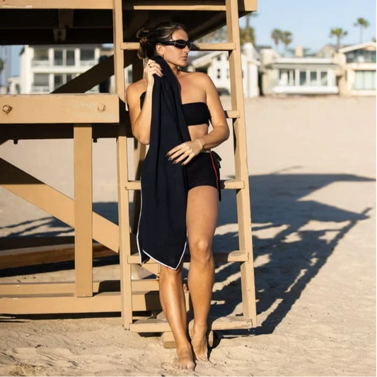 TowelCling™ Magnetic Beach Towel – Sand-Free, Wind-Proof & Quick-Dry